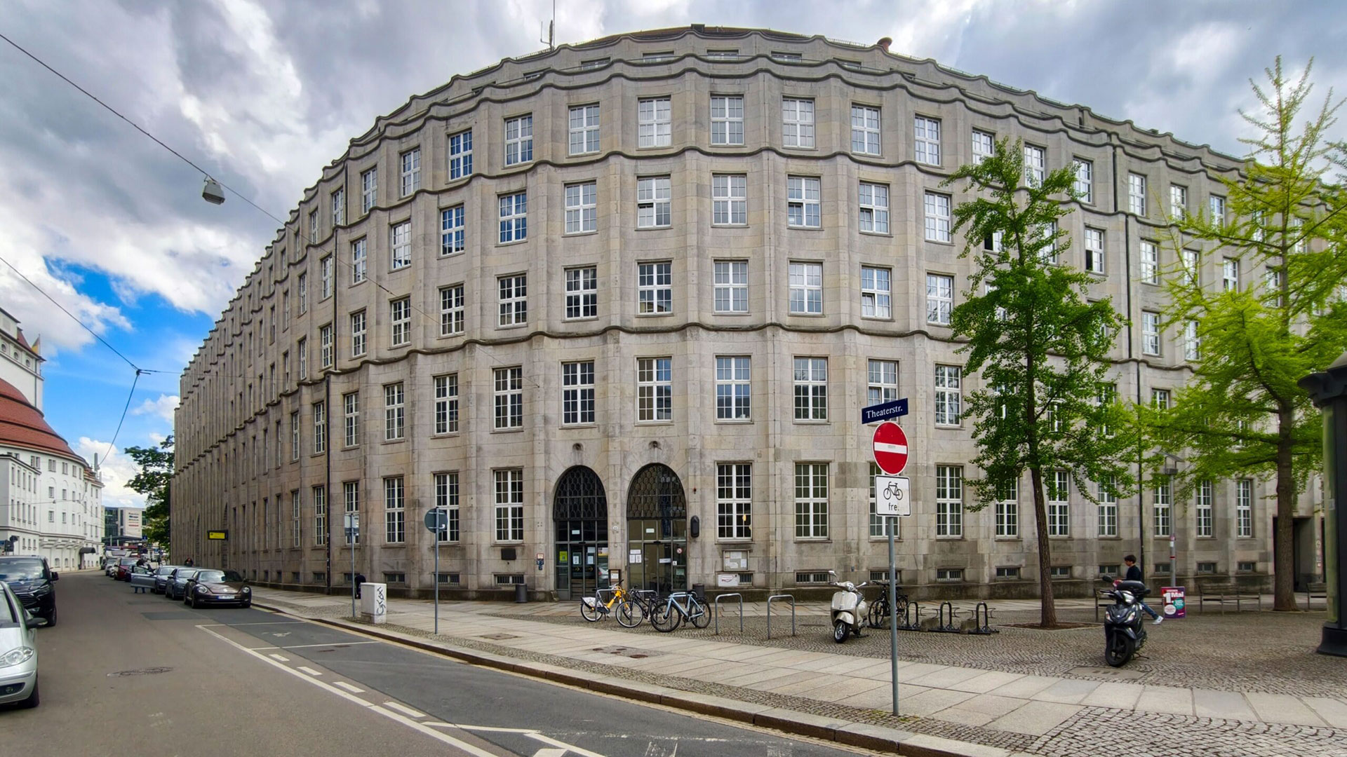 Sanierung des Stadthauses in Dresden
