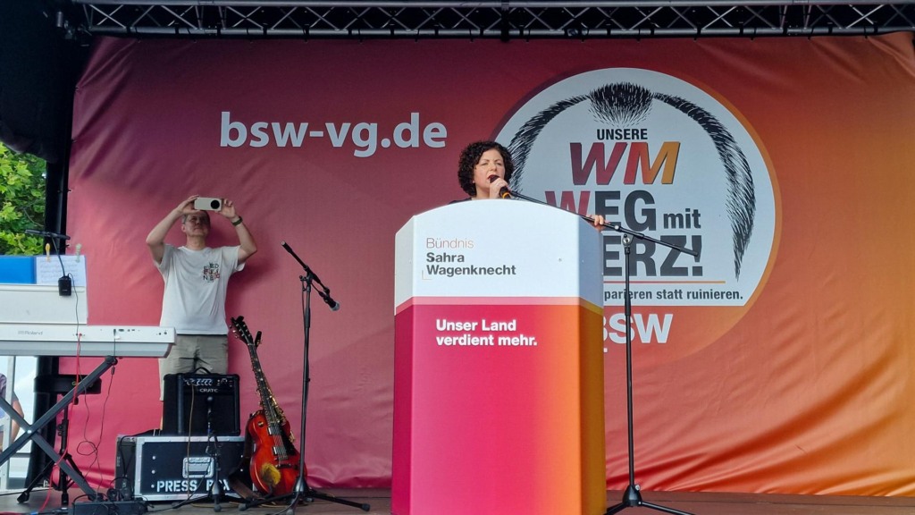 Demontration BSW "WM 2026 - Weg mit Merz" in Dresden am 11.07.2028