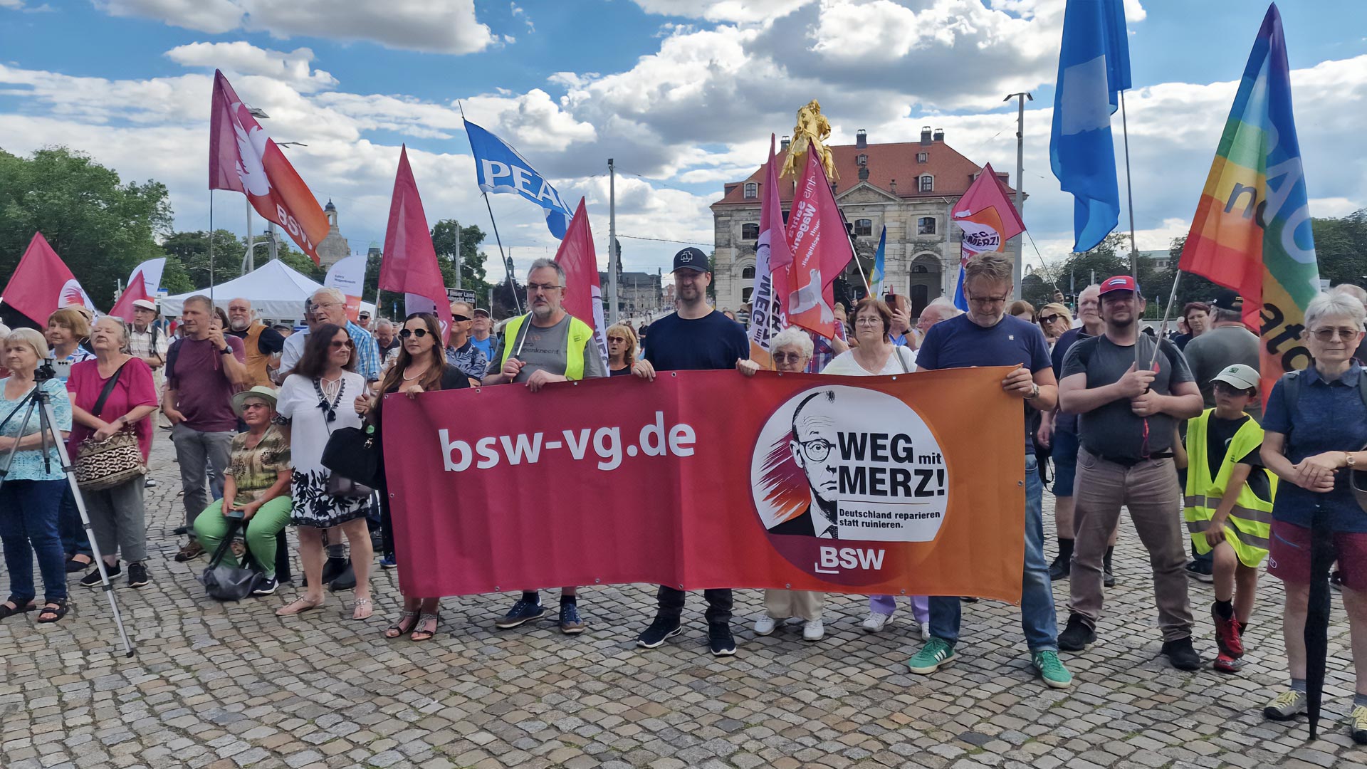 BSW Demonstration am Goldenen Reiter