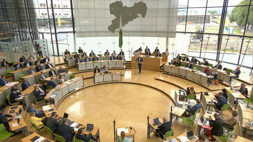 Debatte zur Einbringung des Doppelhaushalts 2027/2028 im Sächsischen Landtag