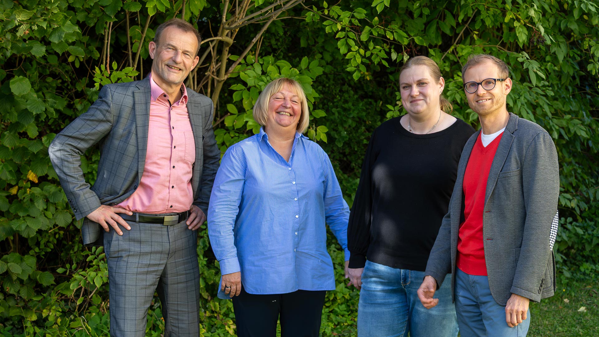 vlnr. Prof. Dr. Jörg Scheibe, Uta Knebel, Janina Pfau und Ronny Kupke - Diskutieren über den Doppelhaushalt 2027/2028 in Sachsen