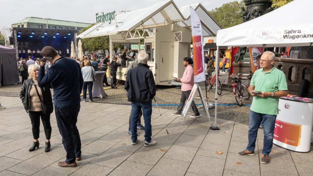 Infostand in Dresden am Goldenen Reiter am 03.10.2026