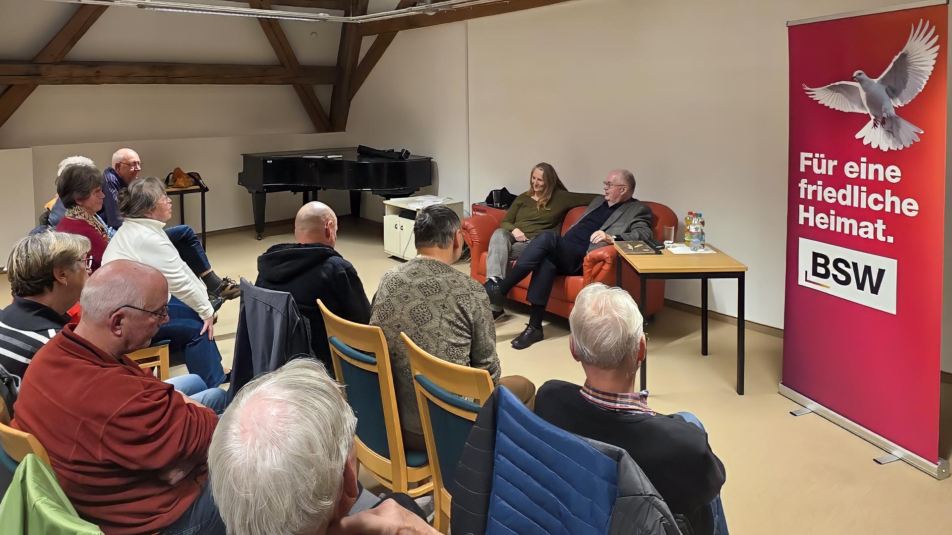 Die Waffen nieder! Tamara Korber und Dr. Ingolf Huhn bei der Lesung in Görlitz